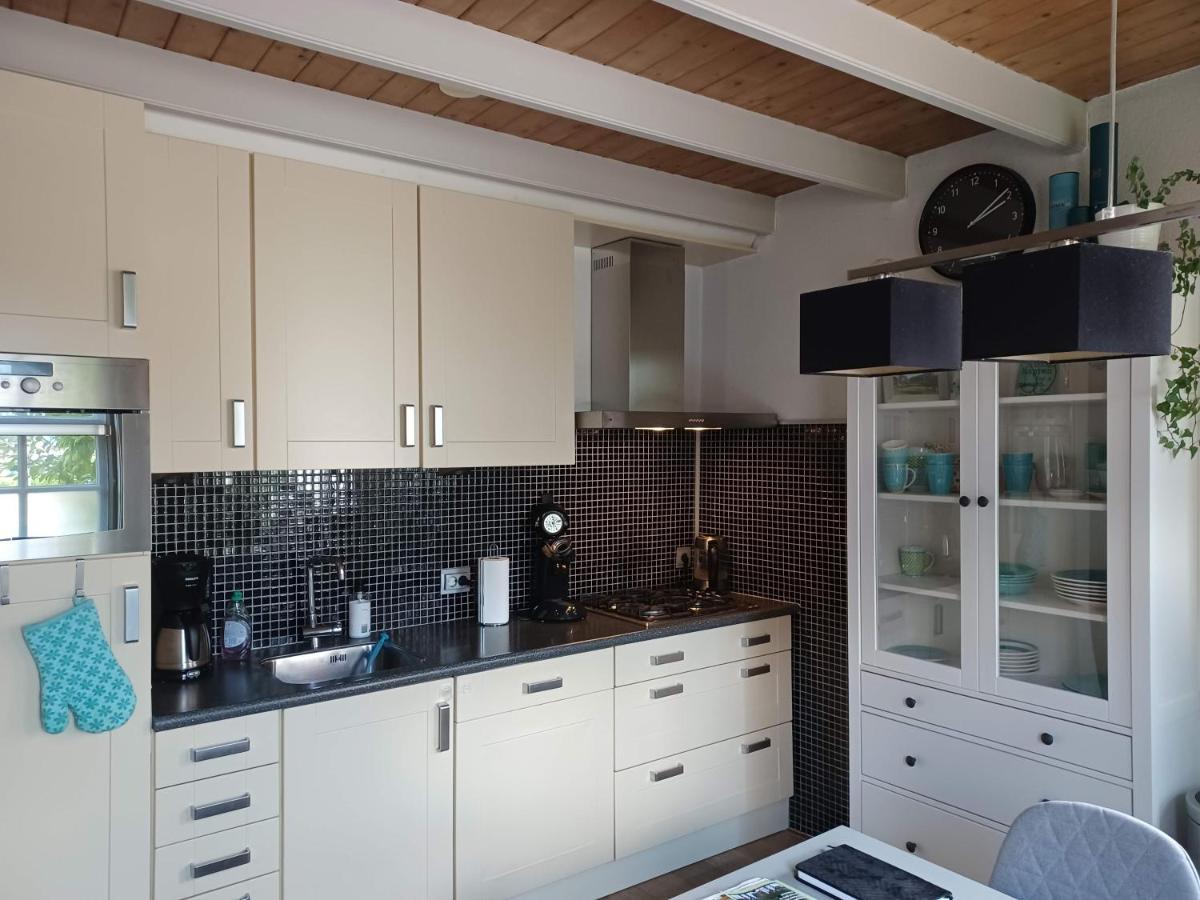 Karakteristiek Huis In Centrum Winsum Met Nieuwe Badkamer Exteriör bild
