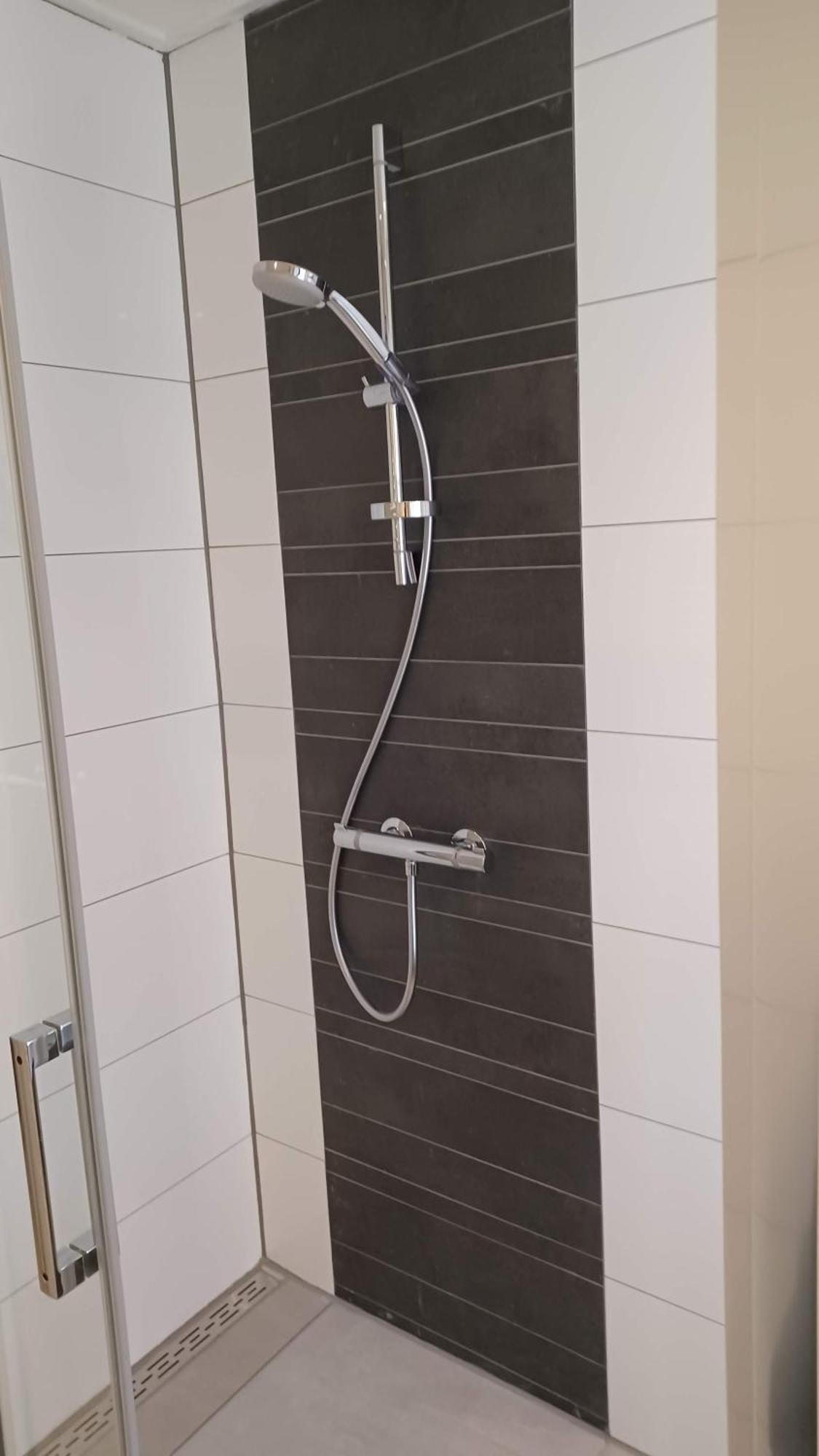 Karakteristiek Huis In Centrum Winsum Met Nieuwe Badkamer Exteriör bild